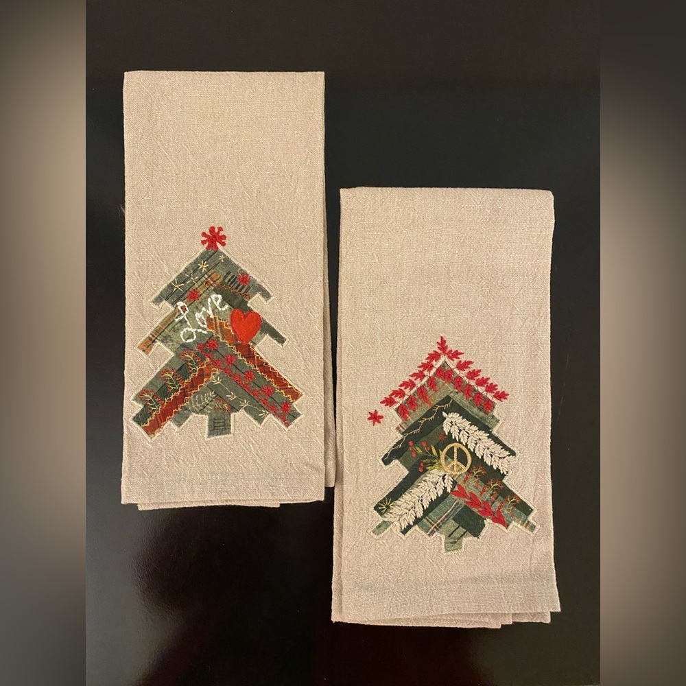 Pottery Barn Winter Dreams 100% Cotton Embroidered Guest Towels Set of 2